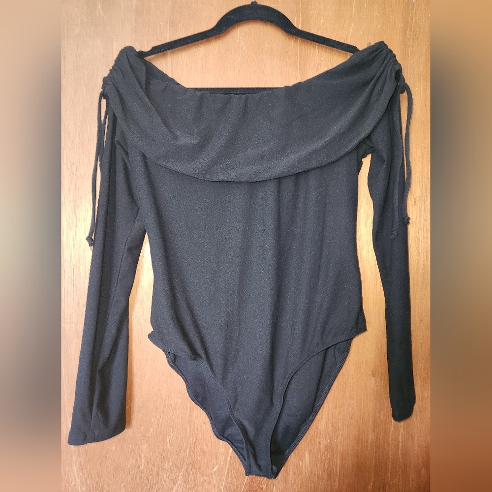 Black off shoulder bodysuit size L
